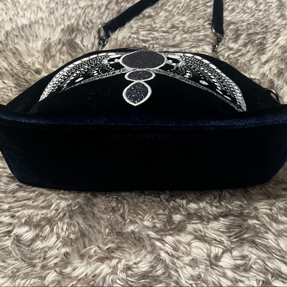 Beautiful Danielle Nicole Velvet Harry Potter Rav… - image 4